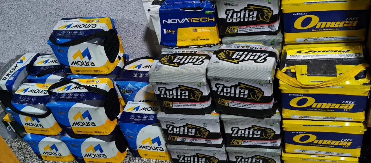 Estoque com baterias Moura, Zetta e outras marcas